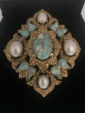 Gorgeous Vintage Signed Sarah Coventry  ” Rememberance”Brooch